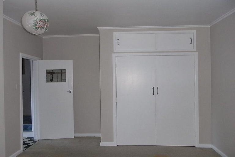 Photo of property in 28 Shakespeare Road, Bluff Hill, Napier, 4110