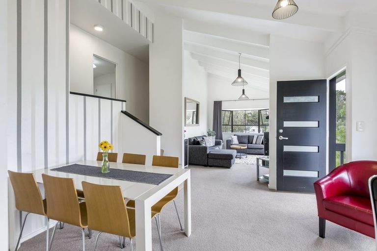 Photo of property in 2/660 Beach Road, Browns Bay, Auckland, 0630