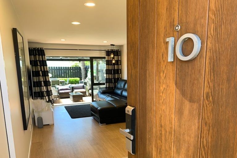 Photo of property in 10 Puma Drive, Golflands, Auckland, 2013