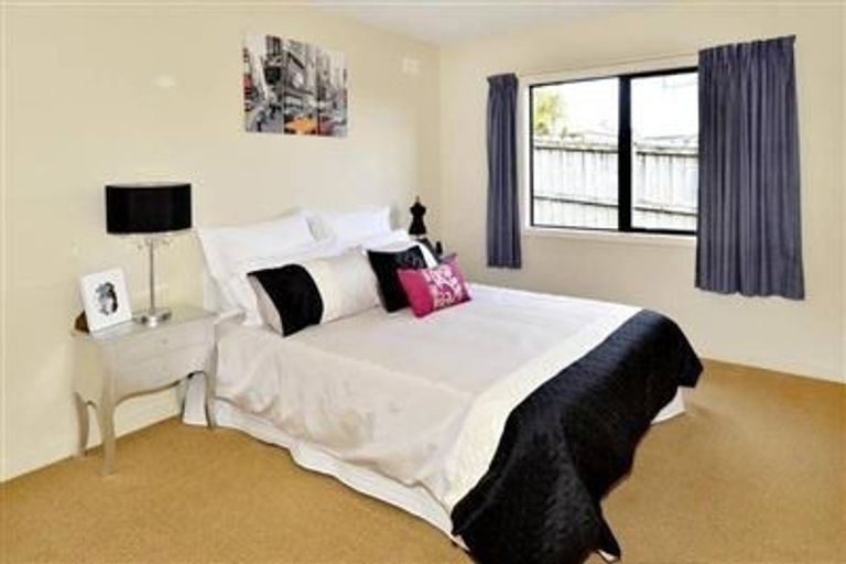 Photo of property in 23 Black Teal Close, Unsworth Heights, Auckland, 0632