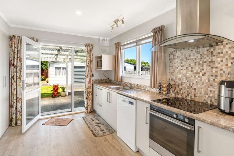 Photo of property in 74 Kennedy Drive, Levin, 5510