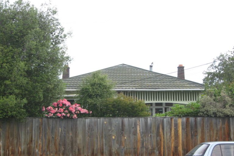 Photo of property in 84 Sandwich Road, Beckenham, Christchurch, 8023