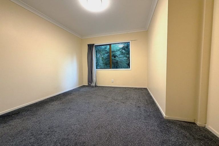 Photo of property in 52 Hiwihau Place, Glenfield, Auckland, 0629