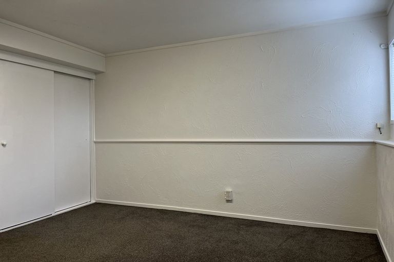 Photo of property in 20 Santiago Crescent, Unsworth Heights, Auckland, 0632