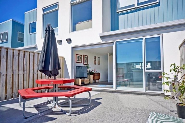 Photo of property in 31 Reynolds Place, Papamoa Beach, Papamoa, 3118