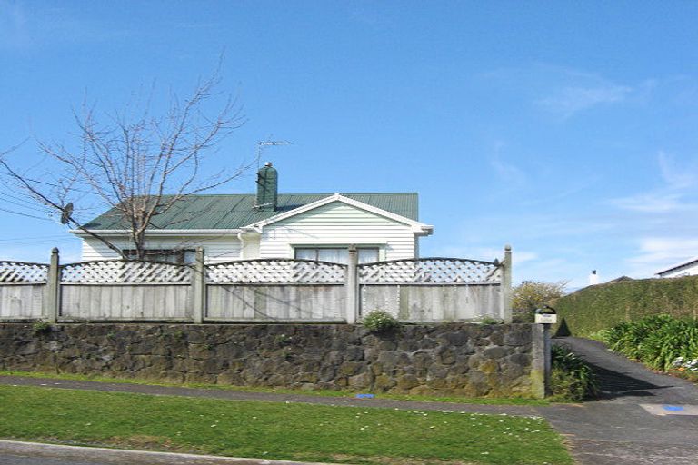 Photo of property in 125 Brooklands Road, Brooklands, New Plymouth, 4310