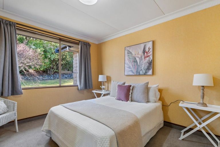 Photo of property in 18 Honeystone Street, Helensburgh, Dunedin, 9010