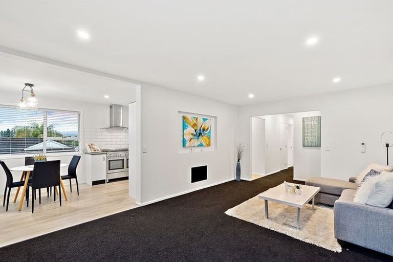 Photo of property in 3 Shale Avenue, Massey, Auckland, 0614