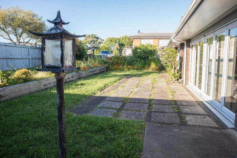 Photo of property in 58 Prince Regent Drive, Half Moon Bay, Auckland, 2012