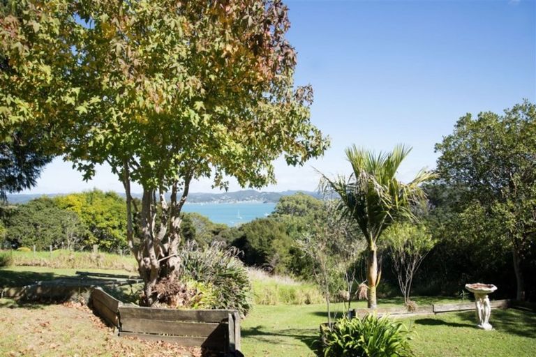 Photo of property in 19 James Street, Russell, 0202