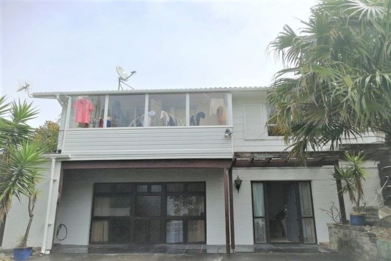 Photo of property in 1 Malters Place, Browns Bay, Auckland, 0630