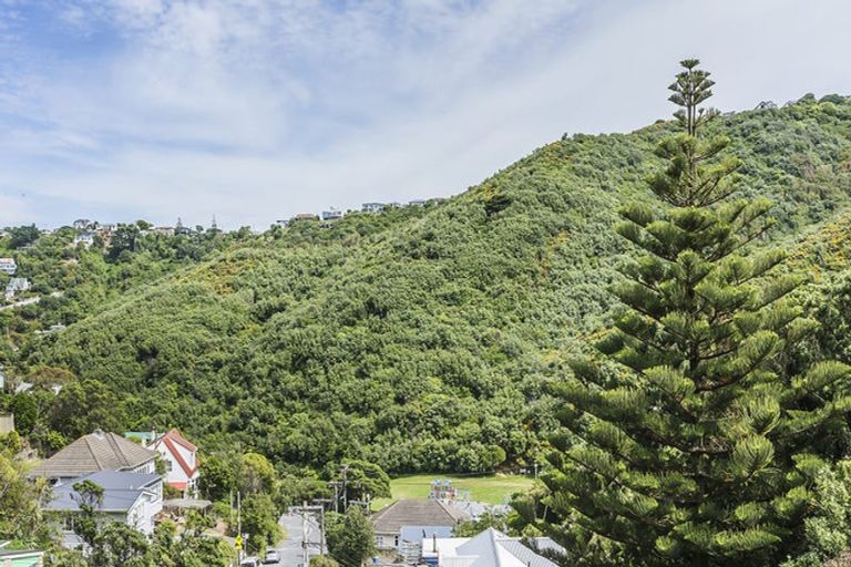 Photo of property in 59a Hungerford Road, Houghton Bay, Wellington, 6023