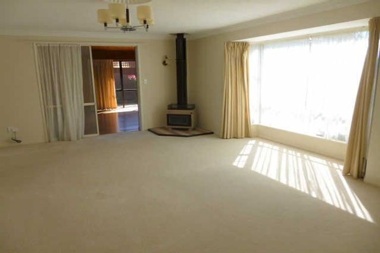 Photo of property in 27 Crosdale Place, Burnside, Christchurch, 8042