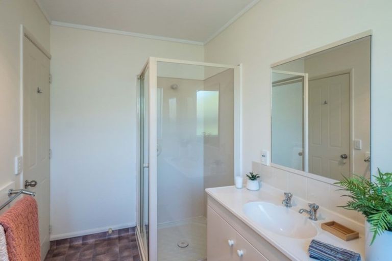 Photo of property in 73 Park Avenue, Waikanae, 5036