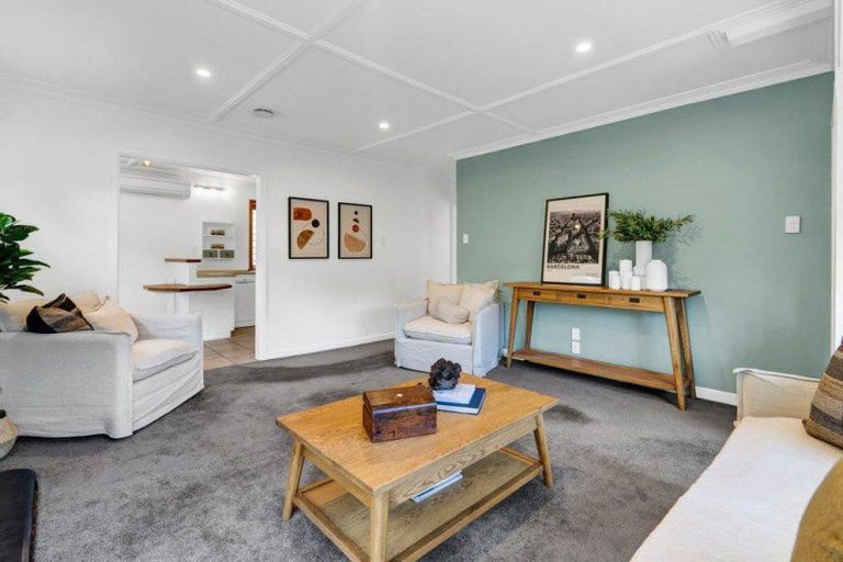 Photo of property in 21a Bracken Street, New Plymouth, 4310