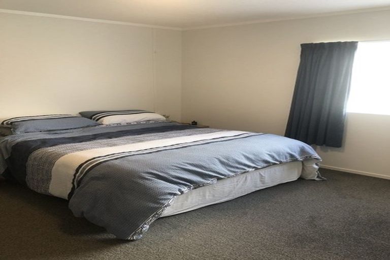 Photo of property in 2/54 Litten Road, Cockle Bay, Auckland, 2014