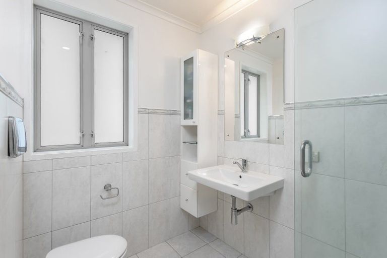 Photo of property in 88 Grovenor Drive, Orewa, 0931