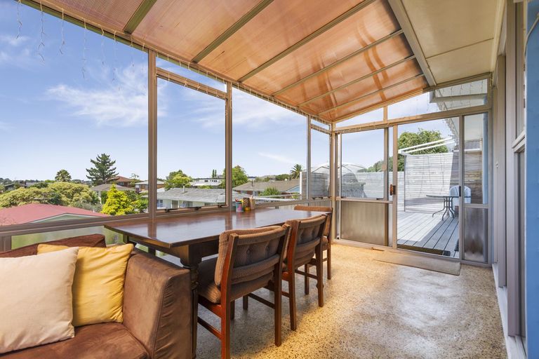 Photo of property in 41 Hepburn Road, Glendene, Auckland, 0602