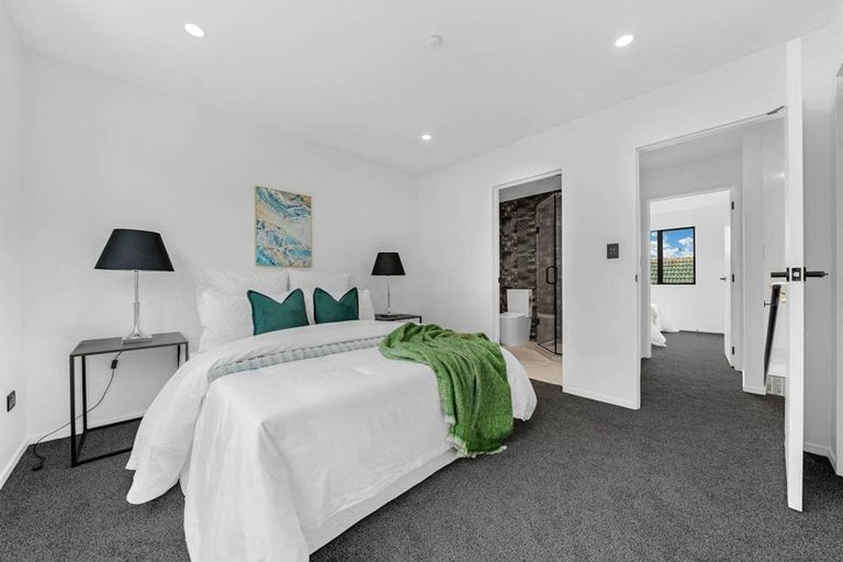 Photo of property in 525a Massey Road, Mangere, Auckland, 2022