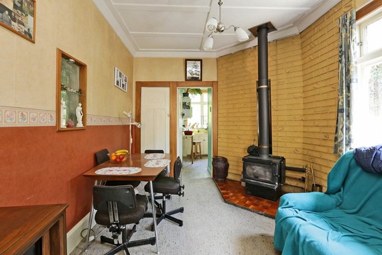 Photo of property in 2 Convent Road, Bluff Hill, Napier, 4110