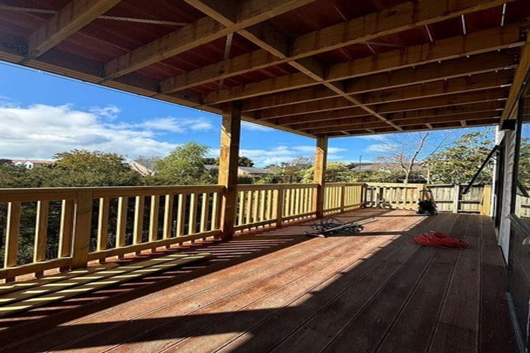 Photo of property in 5 Prevost Lane, Oteha, Auckland, 0632