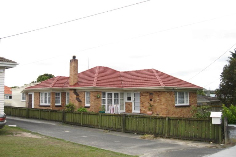 Photo of property in 1/4044 Great North Road, Glen Eden, Auckland, 0602