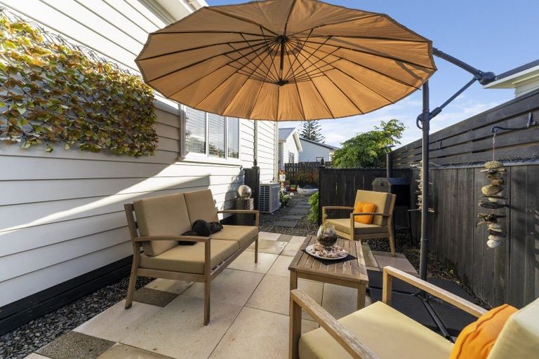 Photo of property in 39 Seagrass Place, Otaki Beach, Otaki, 5512