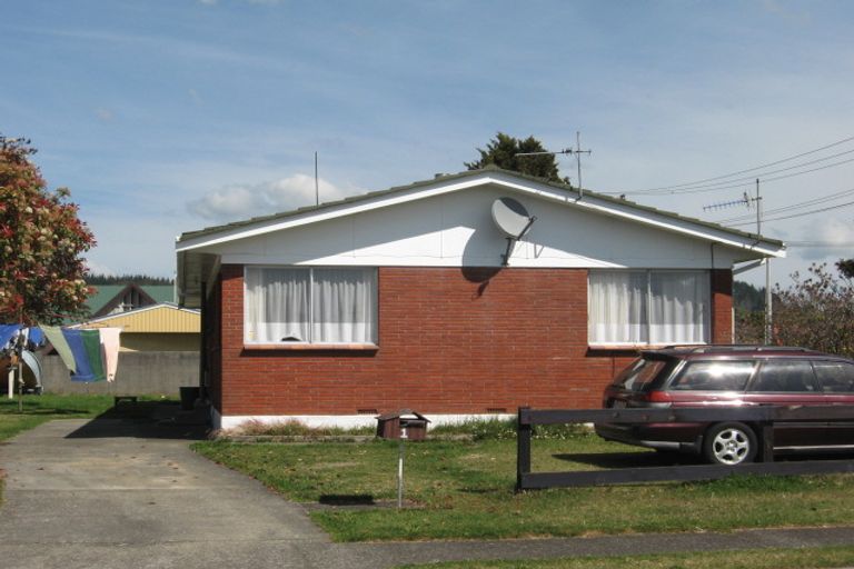 Photo of property in 1 Clouston Crescent, Fenton Park, Rotorua, 3010