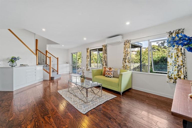 Photo of property in 25 Ballyboe Place, Pinehill, Auckland, 0632