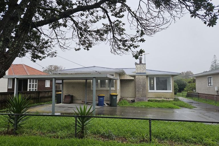 Photo of property in 4 Peachgrove Road, Te Atatu Peninsula, Auckland, 0610