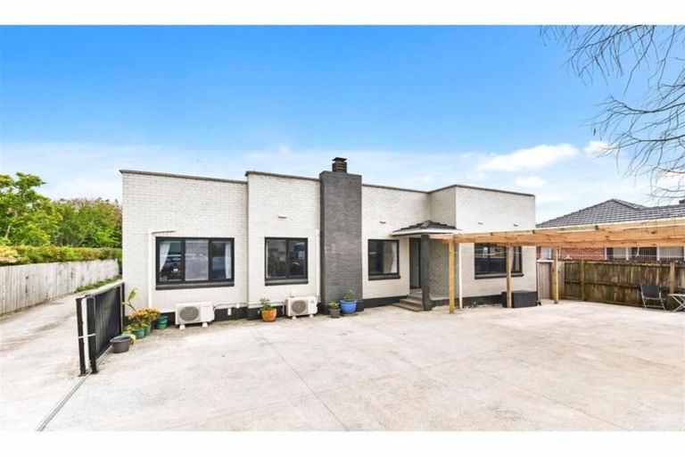 Photo of property in 325 Massey Road, Mangere East, Auckland, 2024