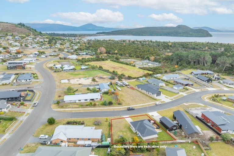 Photo of property in 2 Komahimahi Way, Motuoapa, 3382