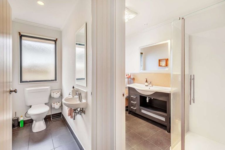 Photo of property in 15 Trump Place, Kelvin Grove, Palmerston North, 4414