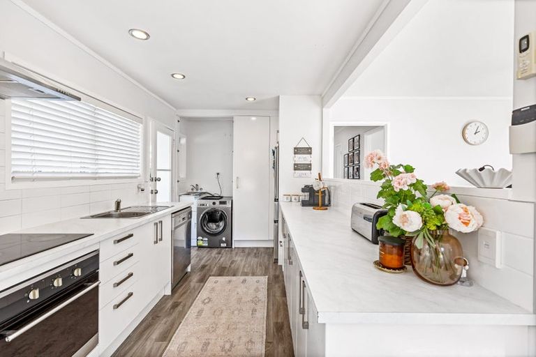 Photo of property in 1/31 Captain Scott Road, Glen Eden, Auckland, 0602