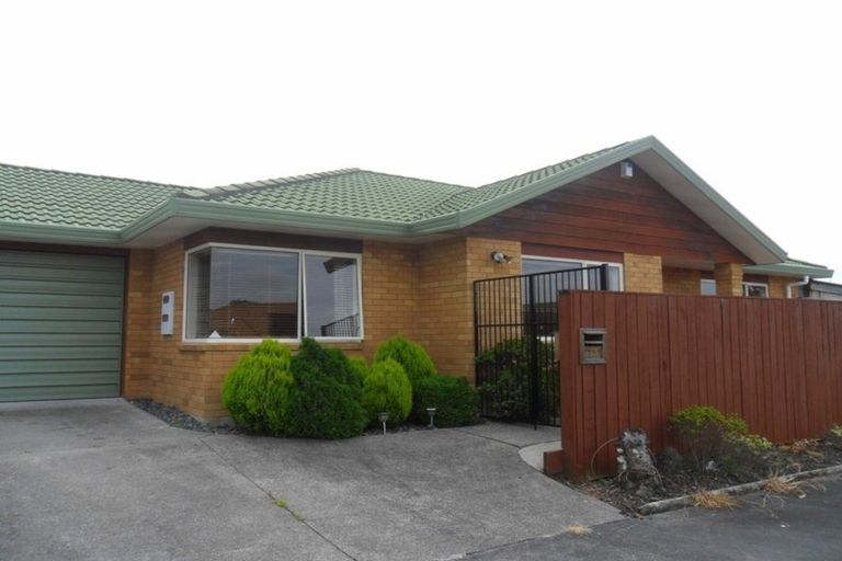 Photo of property in 13 Milan Drive, Glen Eden, Auckland, 0602