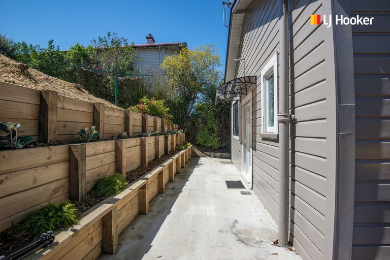 Photo of property in 14 Stone Street, Kenmure, Dunedin, 9011