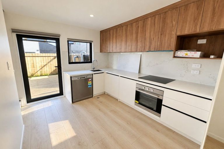 Photo of property in 2/20a Cleek Road, Mangere East, Auckland, 2024