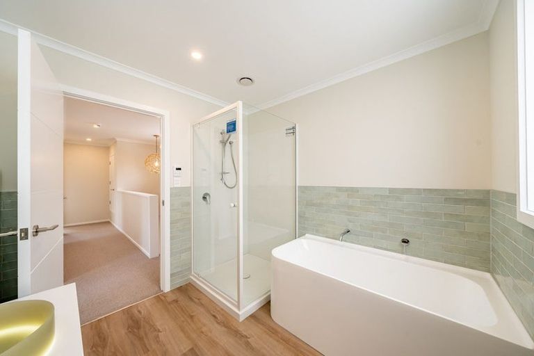 Photo of property in 70b Heretaunga Square, Silverstream, Upper Hutt, 5019