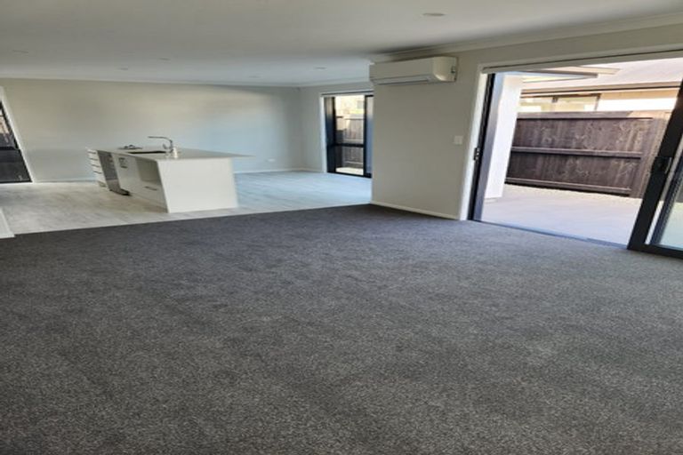 Photo of property in 5 Tractor Way, Papamoa, 3118