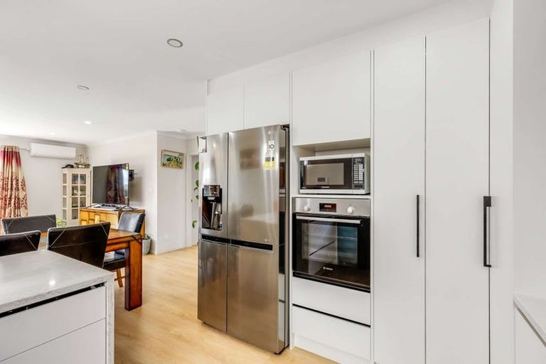 Photo of property in 22 Te Aramanu Crescent, Papakura, 2110