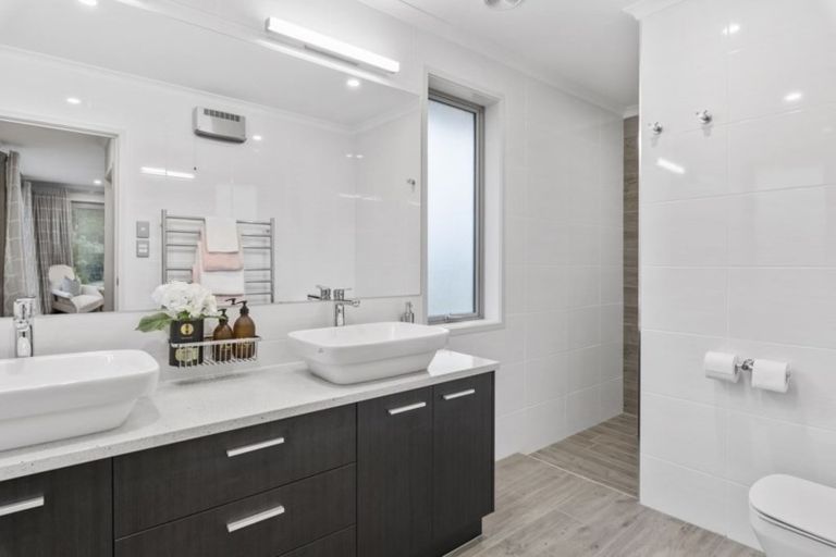 Photo of property in 4 Maddies Road, Kaukapakapa, 0873