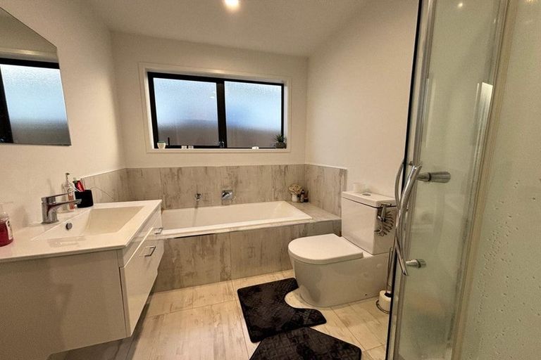 Photo of property in 5 Poutawa Lane, Clarks Beach, 2122
