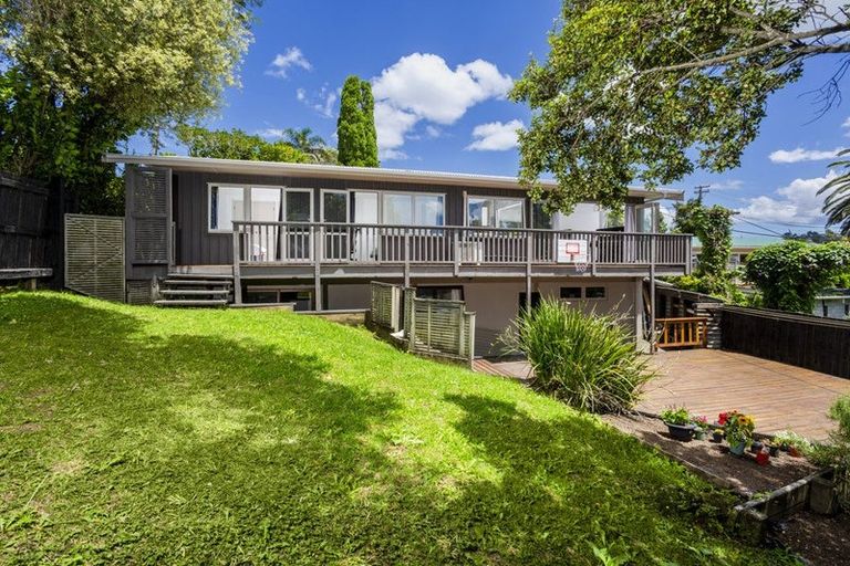 Photo of property in 1/3 Glenvar Road, Torbay, Auckland, 0630