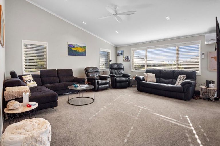 Photo of property in 13 Tohora View, Waihi Beach, 3611