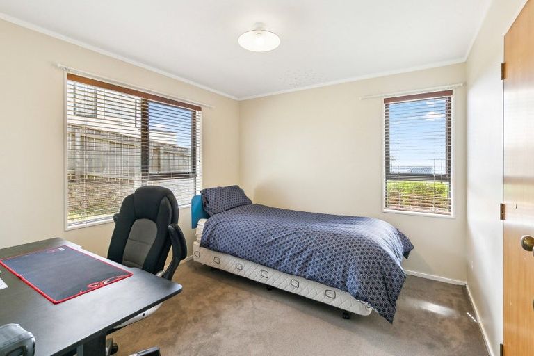 Photo of property in 2 Sirsi Terrace, Broadmeadows, Wellington, 6035