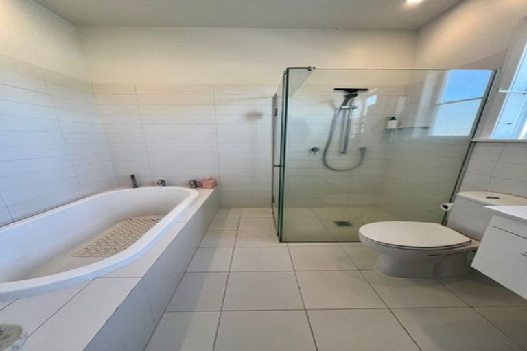 Photo of property in 3/53 Hanlon Crescent, Narrow Neck, Auckland, 0624