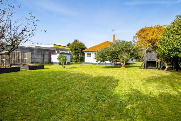 Photo of property in 230 South Road, Hawera, 4610