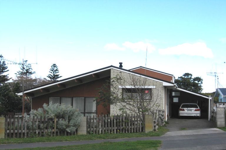 Photo of property in 41 Karaka Street, Castlecliff, Whanganui, 4501