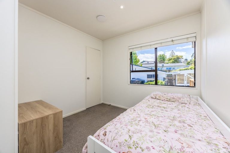 Photo of property in 1/13 Geoffrey Road, Torbay, Auckland, 0630