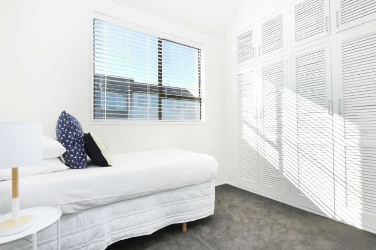 Photo of property in 72 Aikmans Road, Merivale, Christchurch, 8014